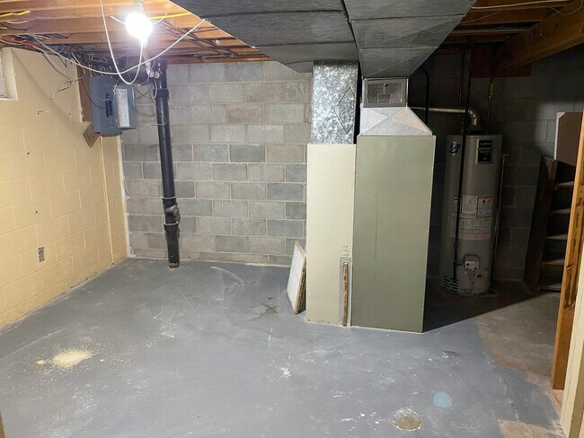 Building Photo - 607 Pine Street, Unit 607