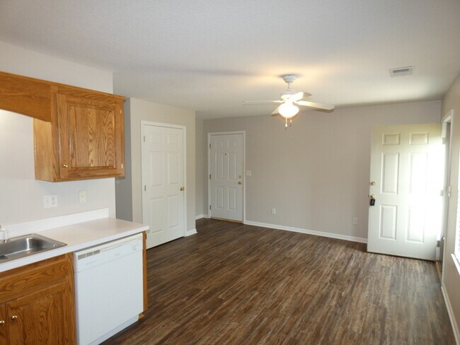 Building Photo - Beautiful Duplex in Gladstone, MO