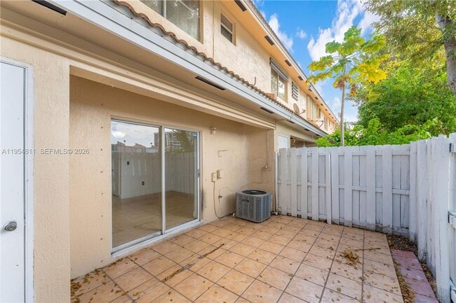 Building Photo - 6350 SW 139th Ave