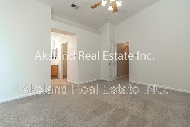 Building Photo - 1016 Schadeck St