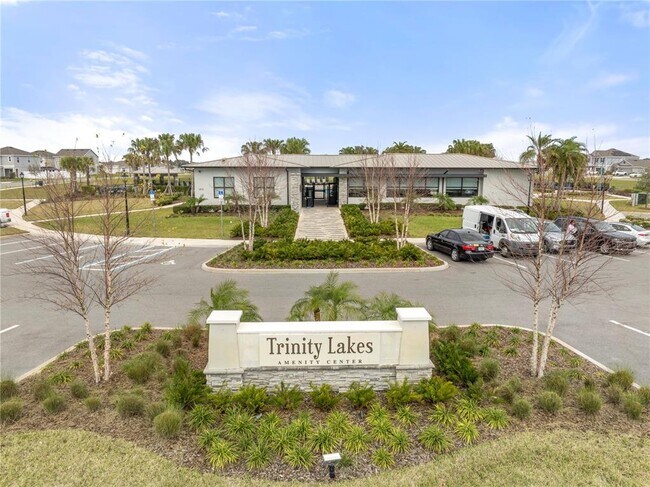 Building Photo - 2049 Heart Lk Dr