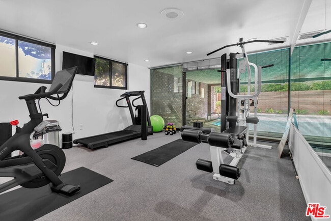 Building Photo - 8642 Gregory Wy