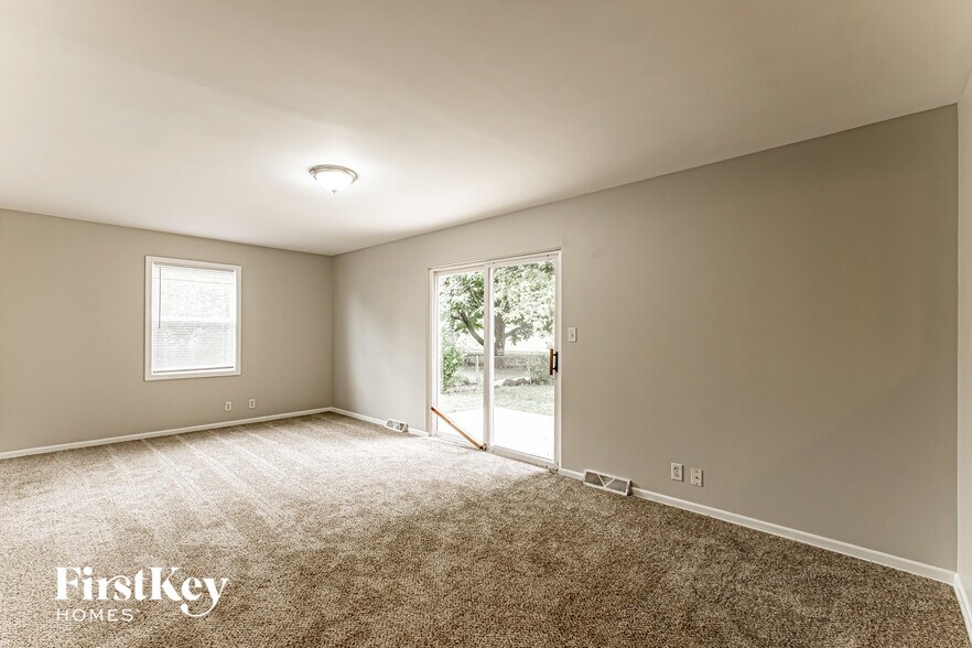 Building Photo - 1770 Lily St