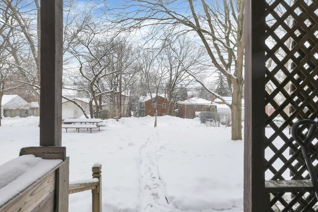 Building Photo - 47 W Weber Rd