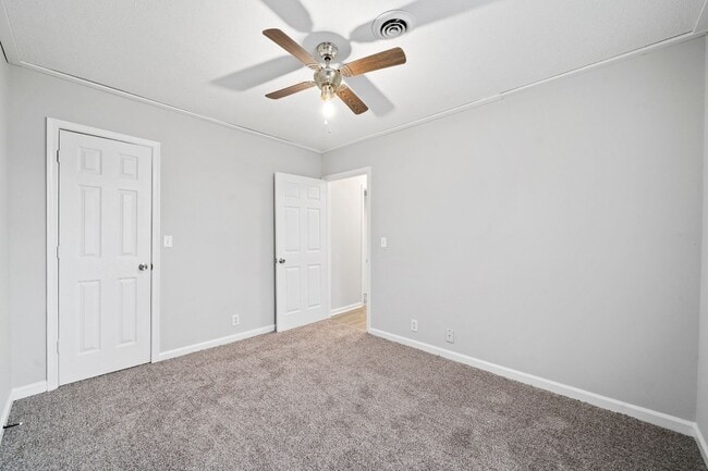 Building Photo - 101 Gail St