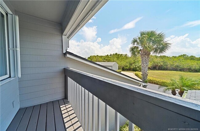 Building Photo - 4949 N Hwy A1A