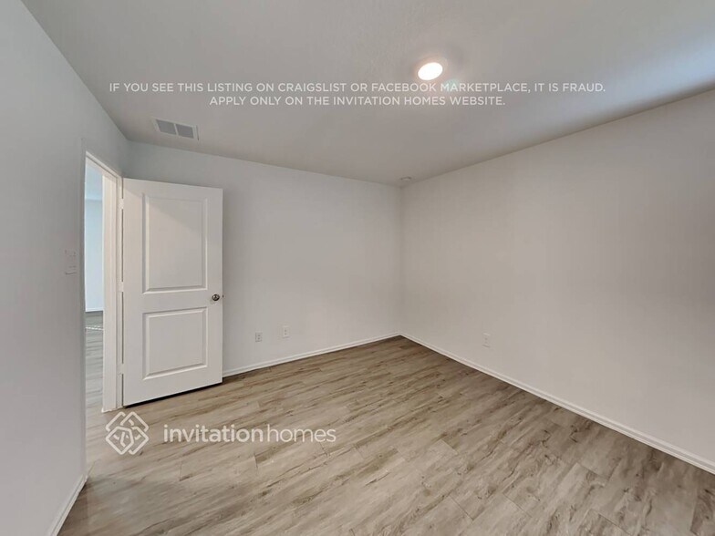 Building Photo - 24014 Laurel Farms Dr