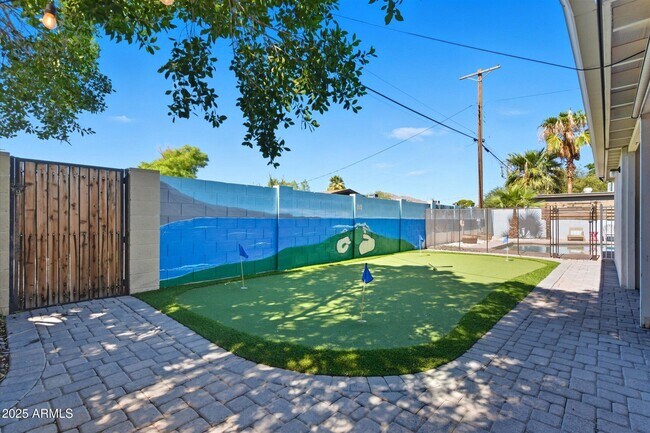 Building Photo - 2530 N 68th Pl