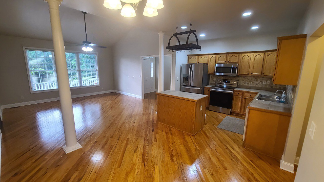Building Photo - 127 Post Oak Road