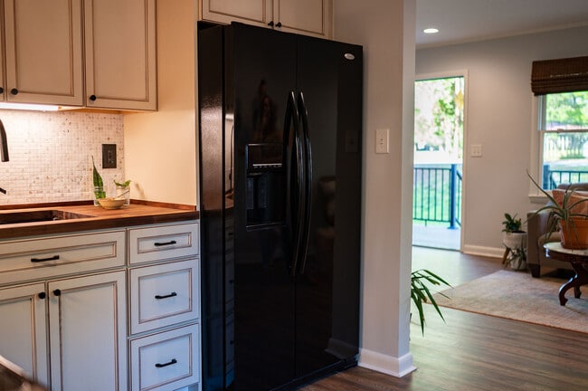 Building Photo - 926 Herrin Ave