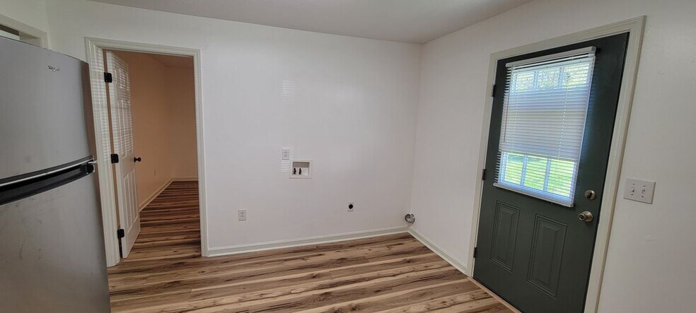 Building Photo - 335 Co Rd 262