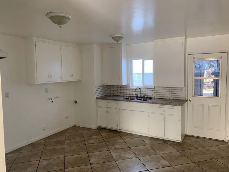 Building Photo - 13103 Kornblum Ave.