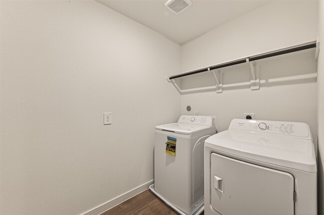 Building Photo - 3539 Shearwater St