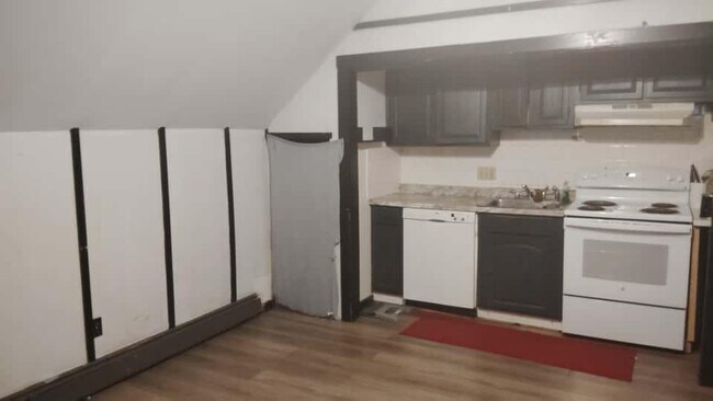Primary Photo - 36-38 Oliver Street - Unit 3