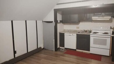 Building Photo - 36-38 Oliver Street - Unit 3