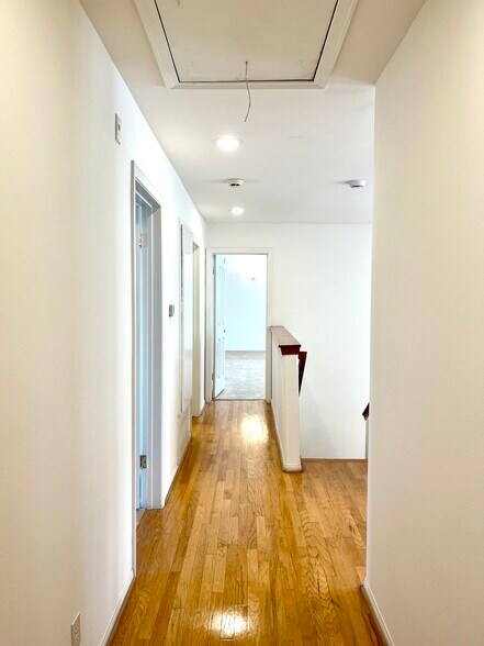 Building Photo - 2103 Gates Ave