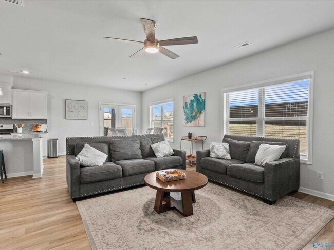 Building Photo - 209 Allegro Cir