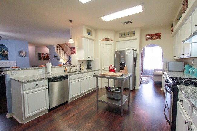 Building Photo - Stately 4-Bedroom, 3-Bath Home with Modern...