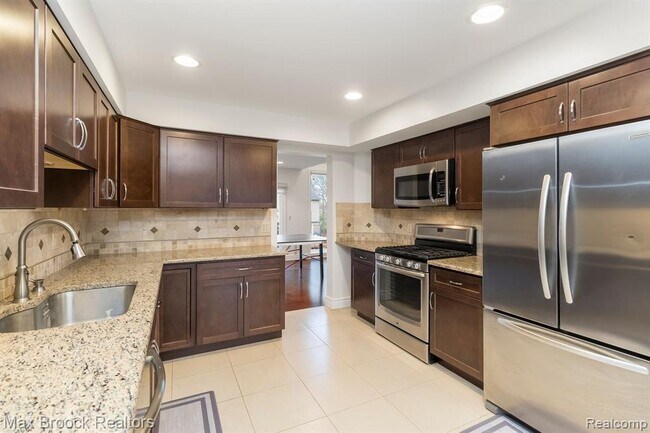 Building Photo - 6322 Aspen Ridge Blvd