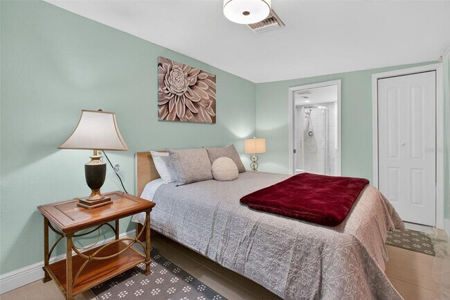 Building Photo - 3214 Huntington Rd