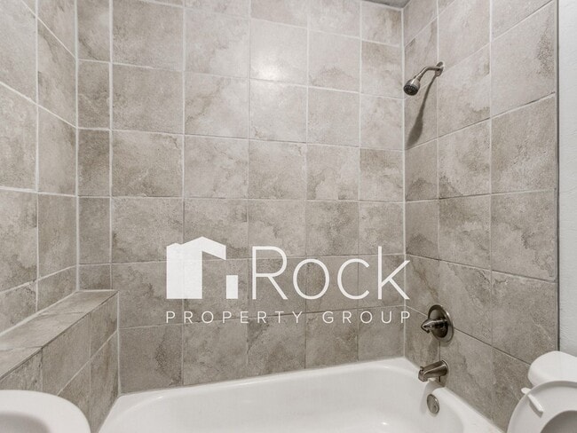 Building Photo - Updated Cozy 2 Bed 1 Bath Home in Guthrie ...