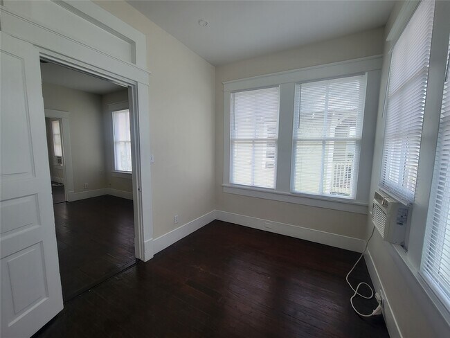 Building Photo - 2221 35th St