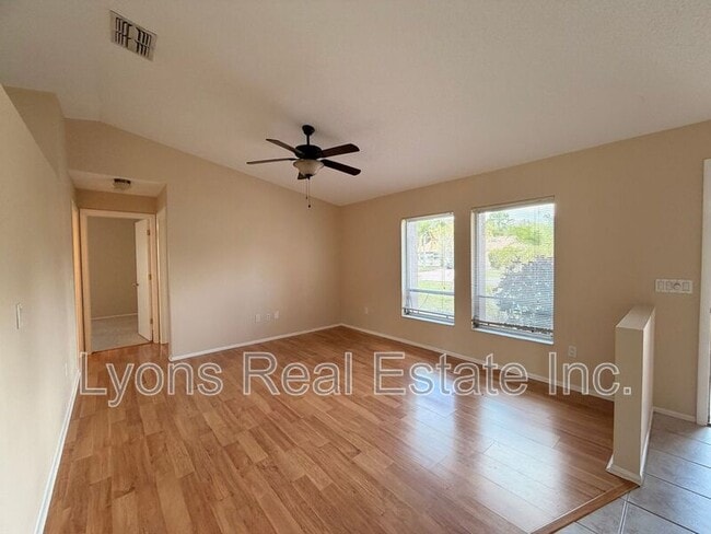 Building Photo - 25043 Palisade Rd