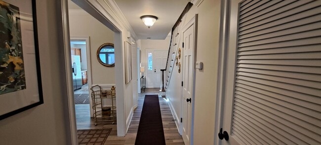 Building Photo - Gorgeous Furnished Three Bedroom Condo- Shorter/Long Term Leases Acceptable!
