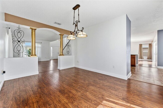 Building Photo - 637 Bittern Ct