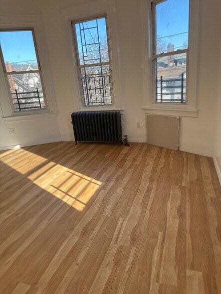 Building Photo - 85-20 85th Rd