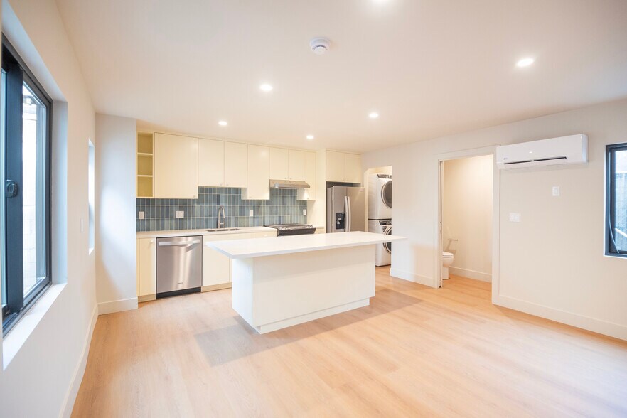 Building Photo - 4541 1/2 Melbourne Ave