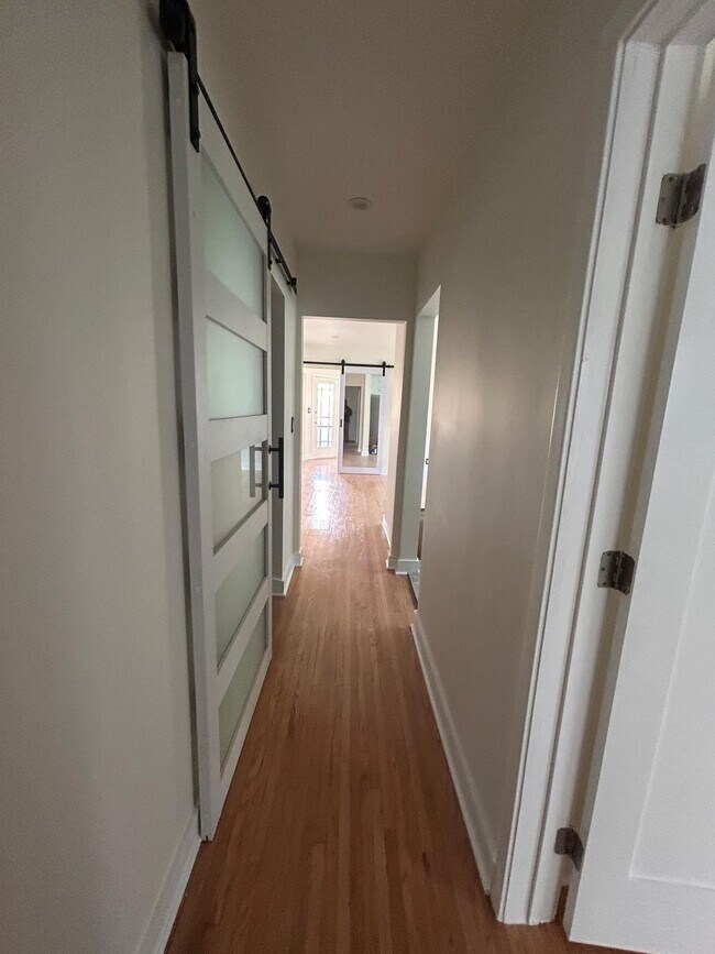 Building Photo - 958 2nd St