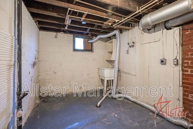 Building Photo - 348 Malacca St