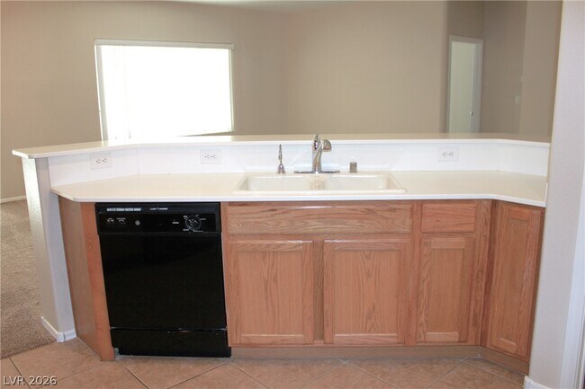Building Photo - 2212 Sawtooth Mountain Dr
