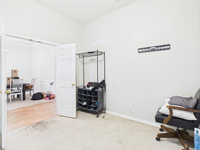 Building Photo - 3203 Von Trapp Ln