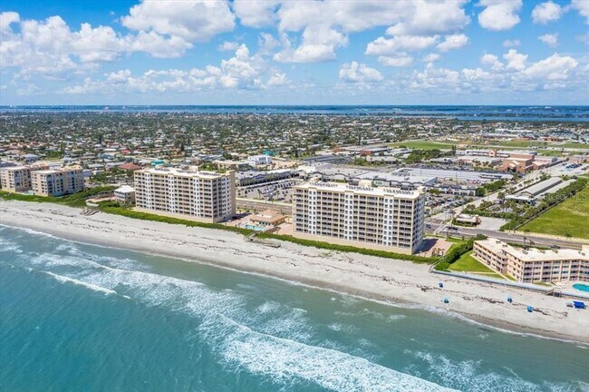 Building Photo - 1025 Jimmy Buffett Mem Hwy