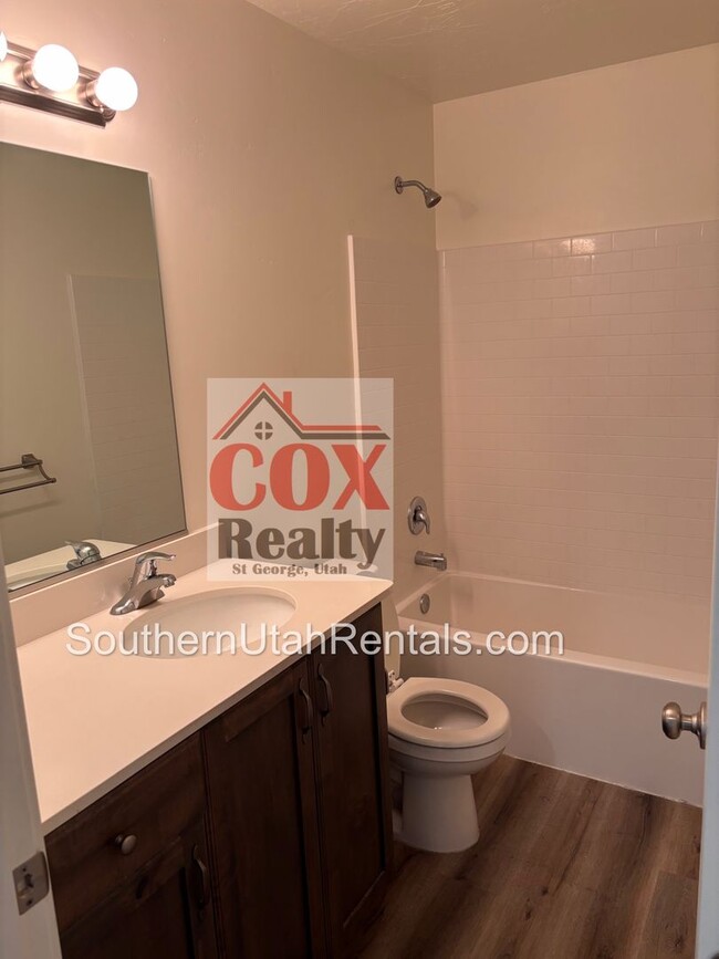 Building Photo - 4 bed / 2.5 bath / 2 car Desert Canyons house