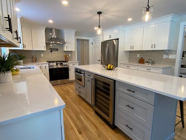 Building Photo - 16 Sears Rd