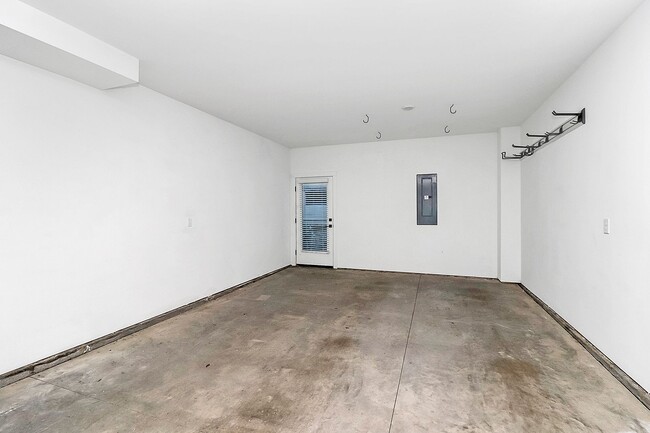 Building Photo - 1214 Minter Pl