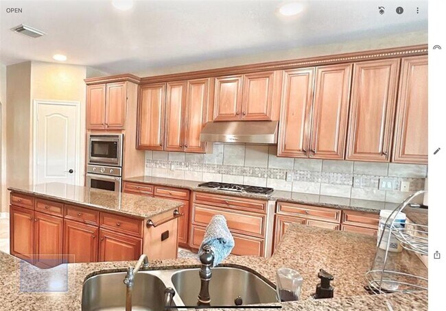 Building Photo - 18422 Windsor Lakes Dr