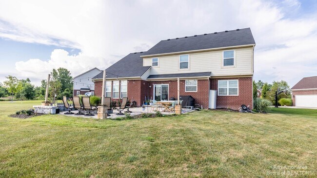 Building Photo - 815 Atherstone Dr