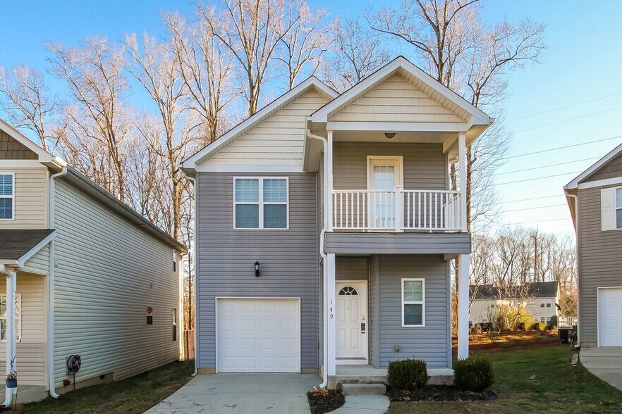 Primary Photo - 149 High Bluff Cir
