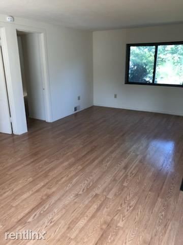 Building Photo - 2 br, 1 bath Apartment - 105E Grove City Road