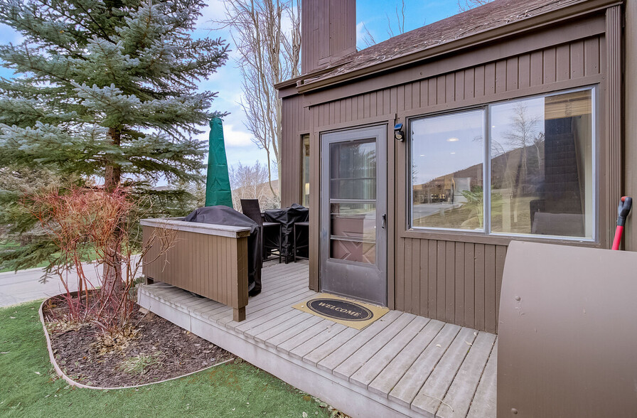 Building Photo - 1583 Three Kings Dr