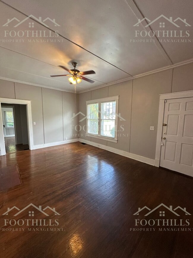 Building Photo - 3 Bedrooms | 2 Bathrooms | Near Anderson U...