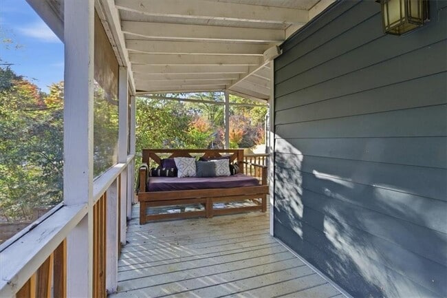 Building Photo - 693 Glenwood Ave SE