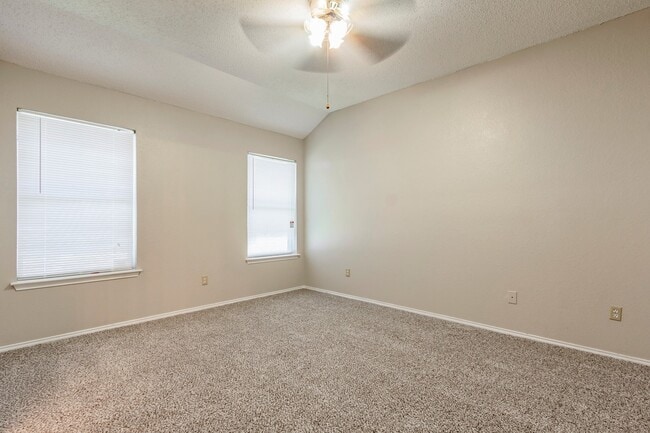 Building Photo - Adorable 3-2-2 in Cedar Hill!