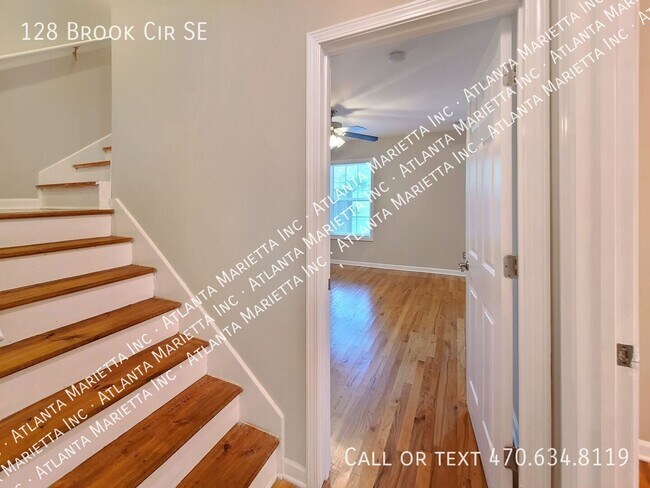 Building Photo - 128 Brook Cir SE
