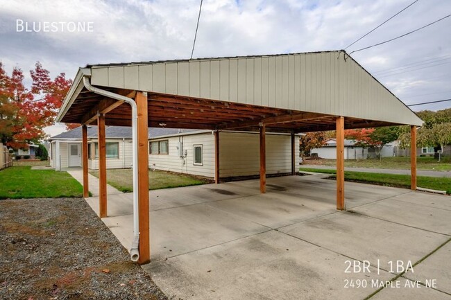 Building Photo - 2 Bedroom Duplex in Salem - Available for ...