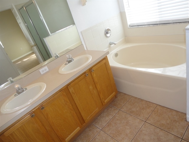 Building Photo - 25702 Aldus Dr